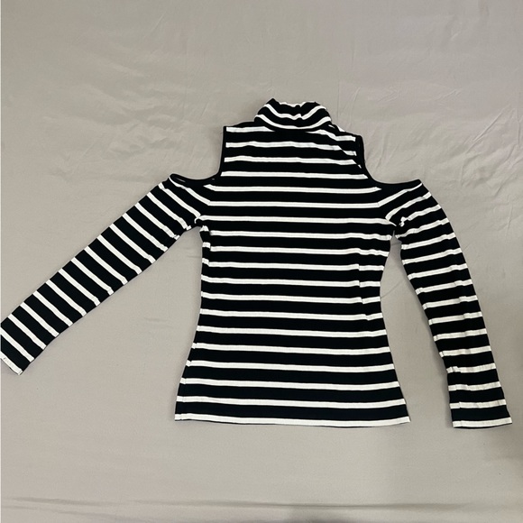 BeBe Logo Black and White striped Cold Shoulder Mock Neck Top long sleeves SZ M - Picture 4 of 11